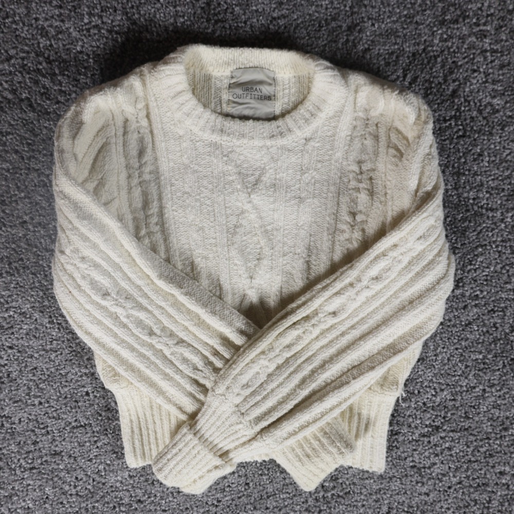 Urban Outfitters Women's Small Cropped Cable Knit‎ Sweater Cream Crewneck